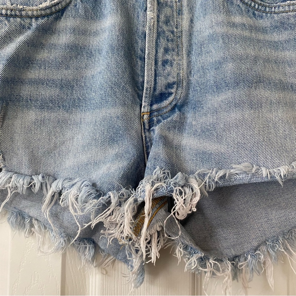AGOLDE Parker Vintage Cut Off Denim Jean Shorts Light Wash Button Fly Size 28” - Picture 6 of 15